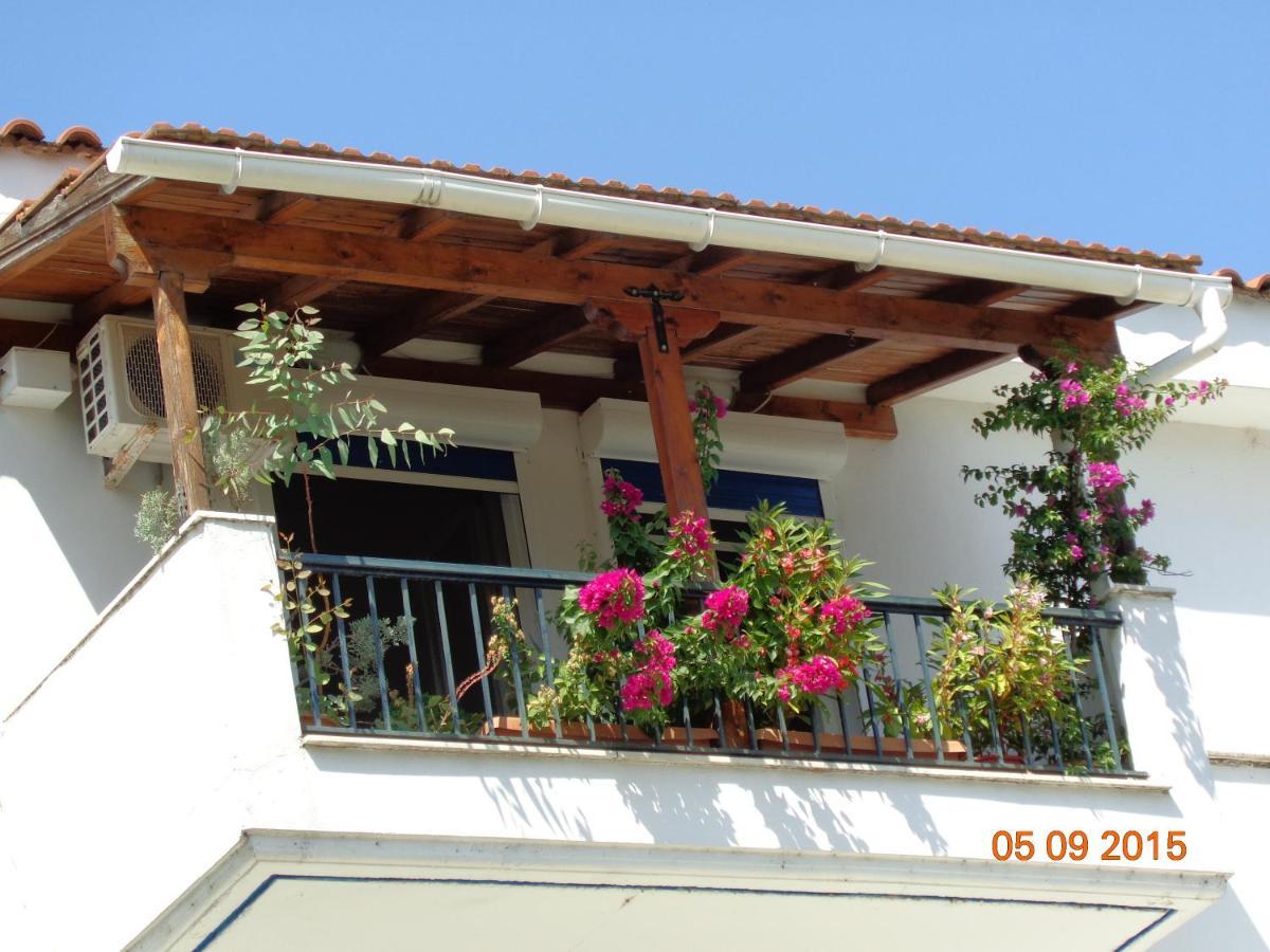 Porto Kairis Hotell Oreoi Exteriör bild